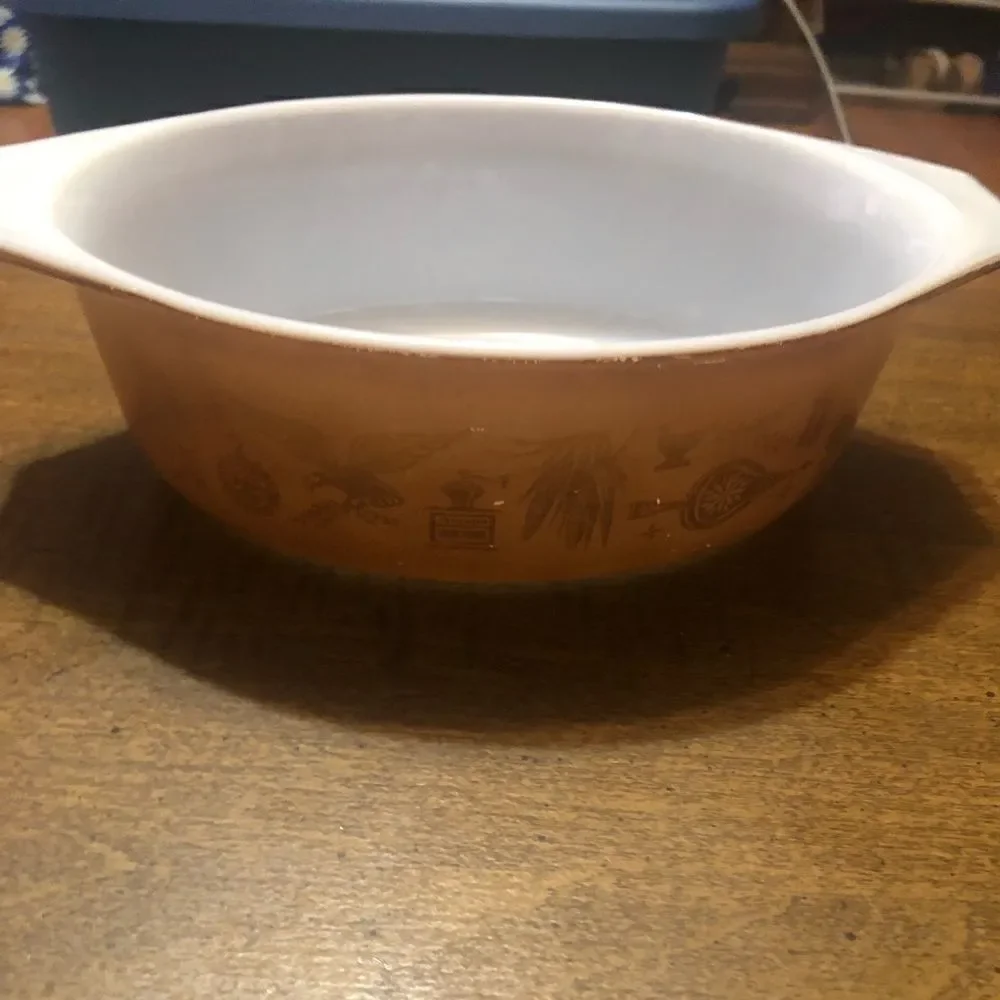 Pyrex Early Americana 1.5 L casserole dish no lid